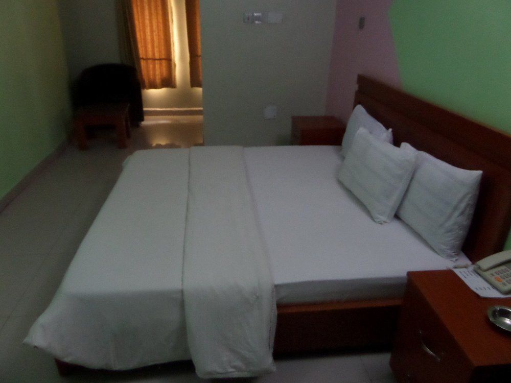 Flamingo Hotel Festac Town Exterior photo
