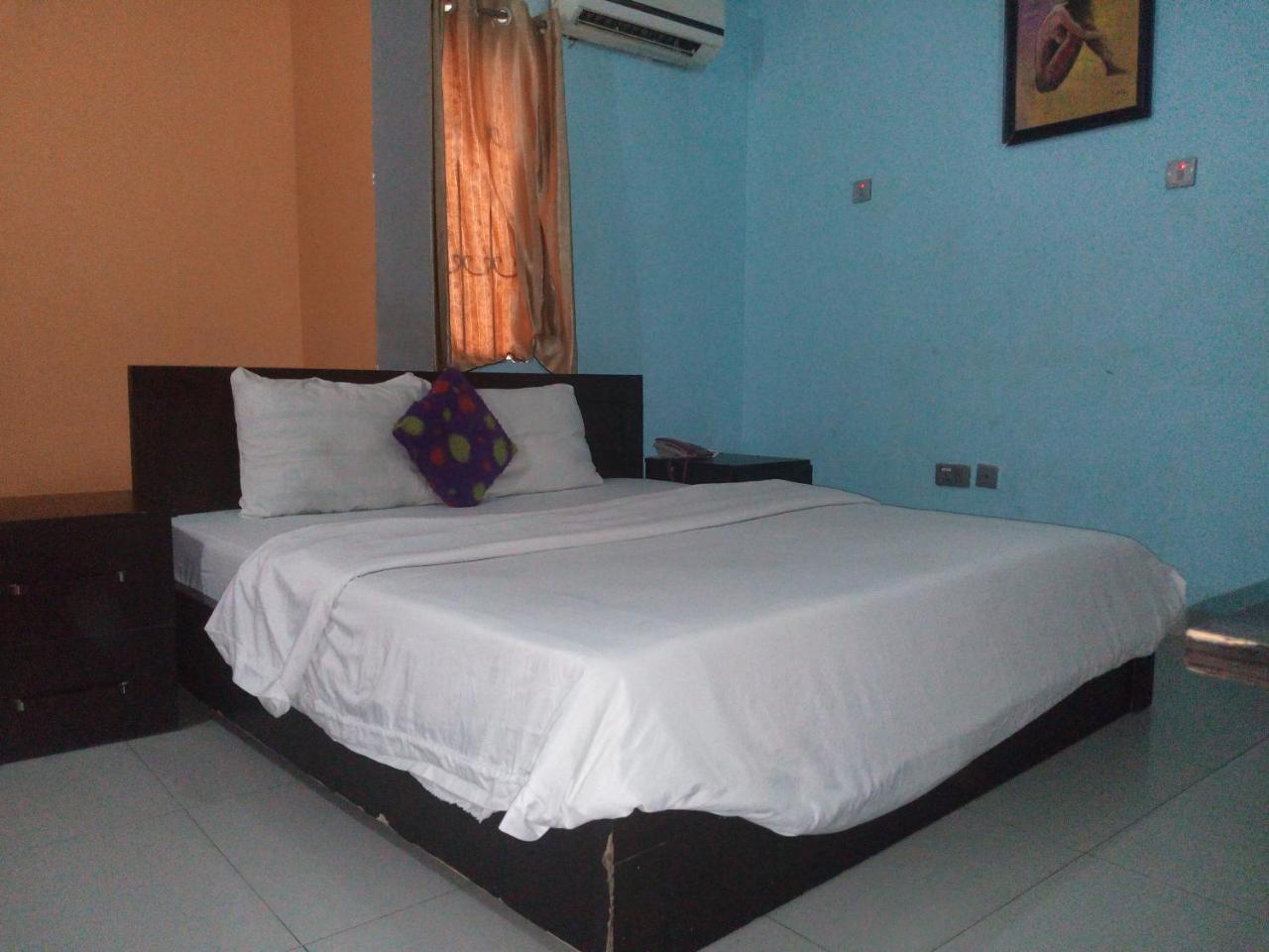 Flamingo Hotel Festac Town Exterior photo