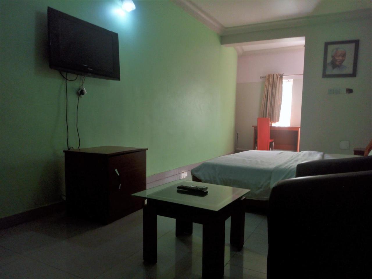 Flamingo Hotel Festac Town Exterior photo