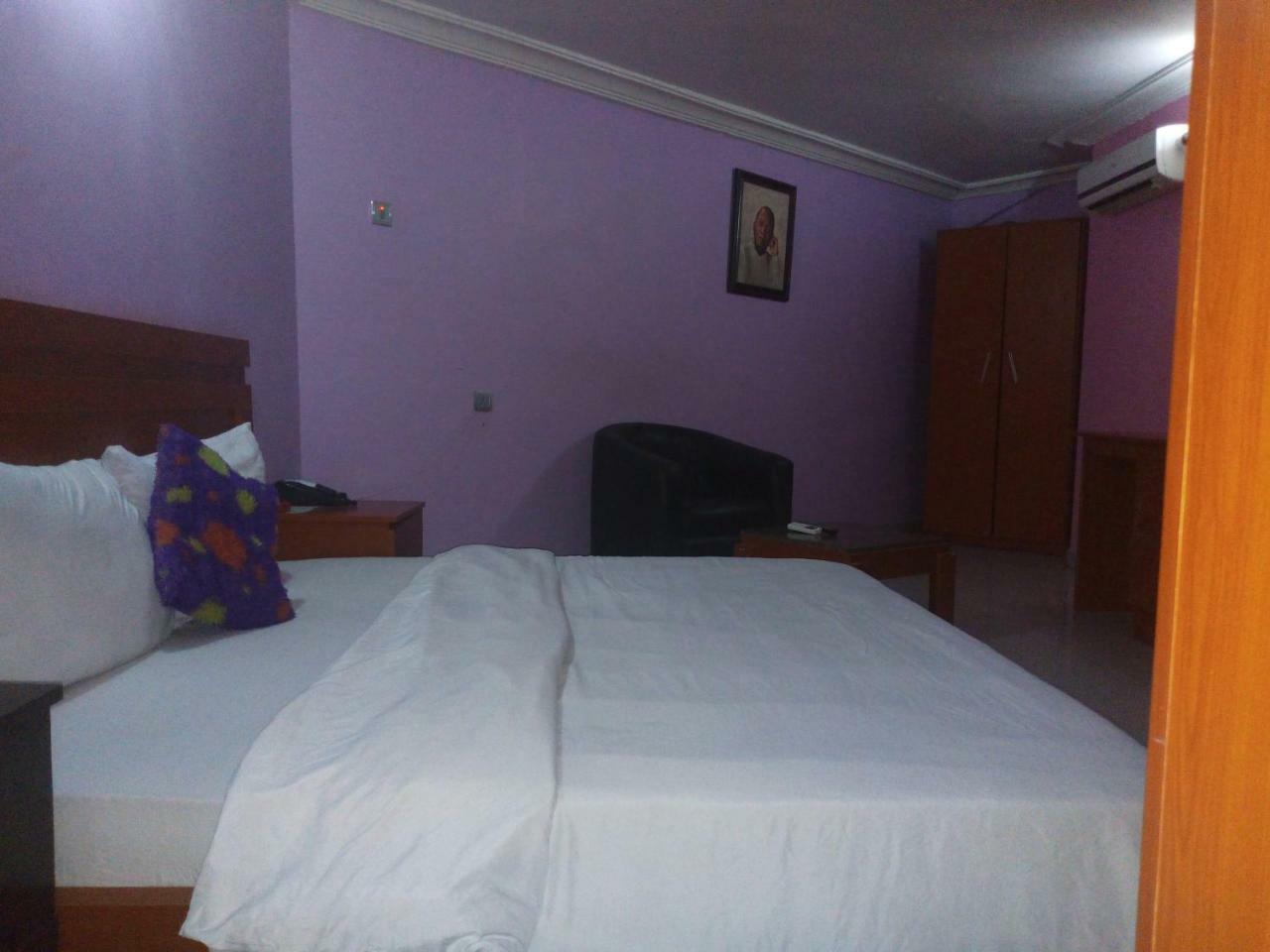 Flamingo Hotel Festac Town Exterior photo